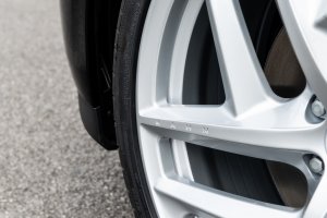Volkswagen ID. BUZZ Custom Wheels - Kahn Design - Type 52 RS - Forged Alloy Wheels - 22" - Hyper Silver